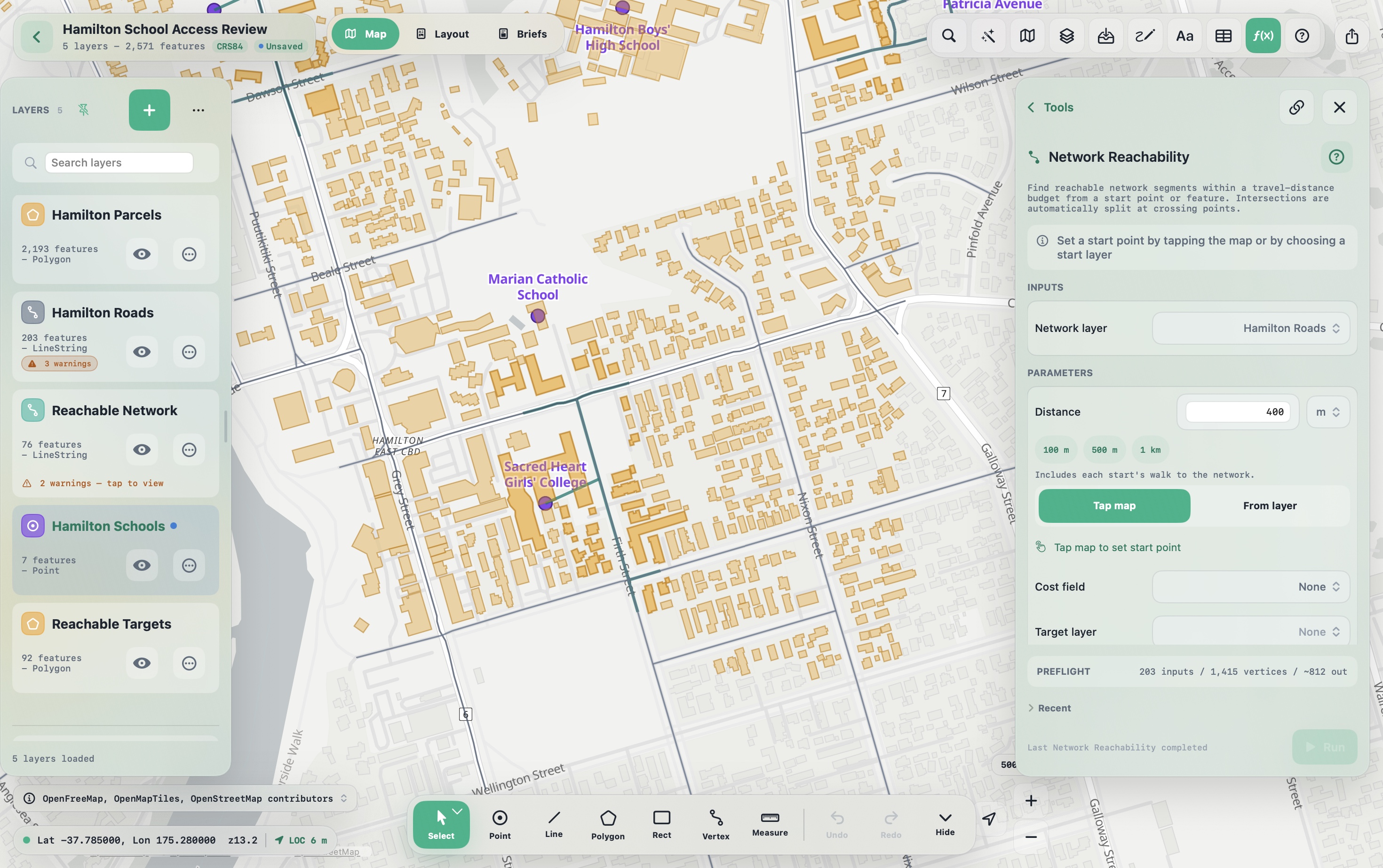 Meridian on Mac with Network Reachability open, showing the road-network input, a 400 metre travel-distance budget, tap-map start-point controls, preflight estimates, and the resulting reachable network and target layers.